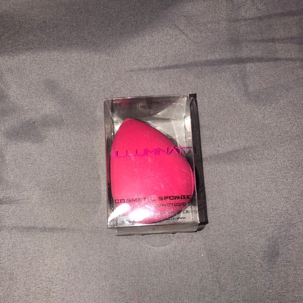 ILLUMINATI Makeup Sponge